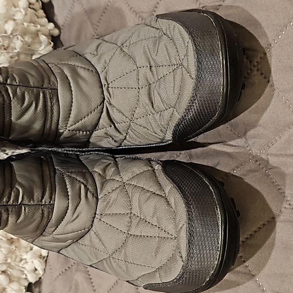 Columbia Boots - Picture 3 of 16